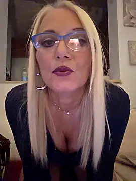 kikkastar online show from November 24, 9:06 pm