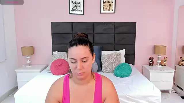 MadisonJenner online show from November 14, 11:32 am