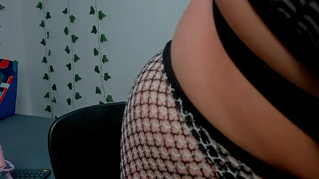 Miaa Garcia online show from October 2, 10:15 pm