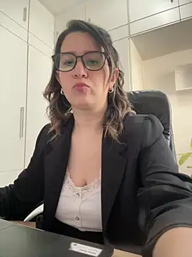 amooraaamoon online show from February 9, 12:51 pm