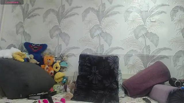 CamDiva113 online show from April 15, 1:55 pm