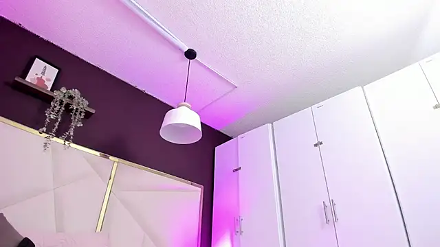 April bowie online show from December 4, 11:56 am