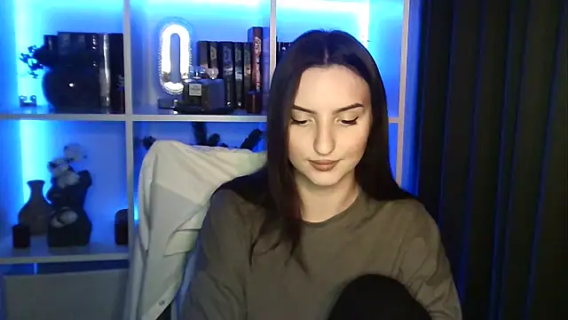 X Alisa online show from April 11, 6:22 pm