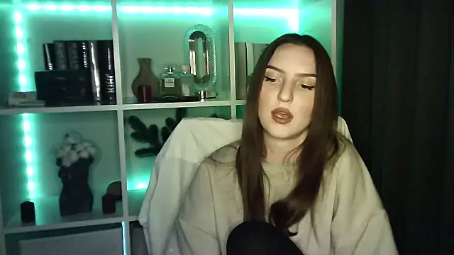 X Alisa online show from January 18, 7:54 pm