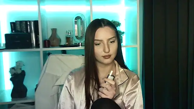 X Alisa online show from February 12, 7:15 pm