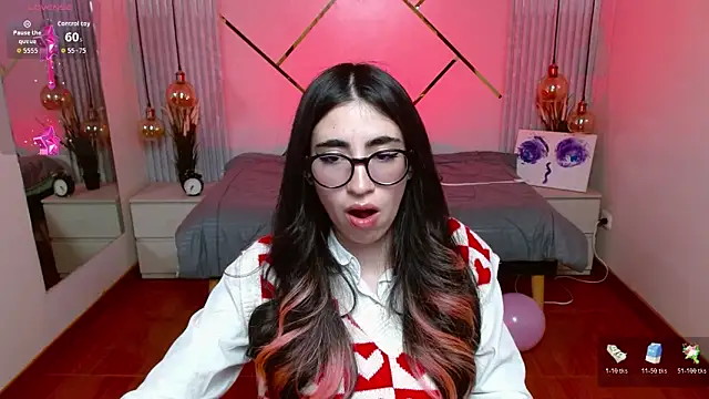 LenaRoses online show from June 3, 8:25 pm