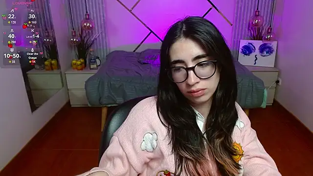 LenaRoses online show from July 4, 8:27 pm