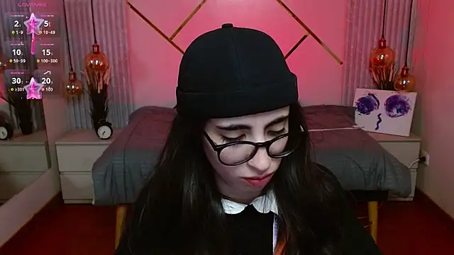 LenaRoses online show from June 4, 8:35 pm