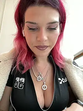 RiriRoseey online show from November 19, 9:20 am