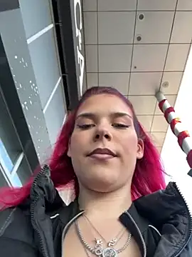 RiriRoseey online show from December 19, 9:23 am