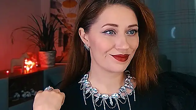 MissBeverlyMills online show from February 10, 5:32 am