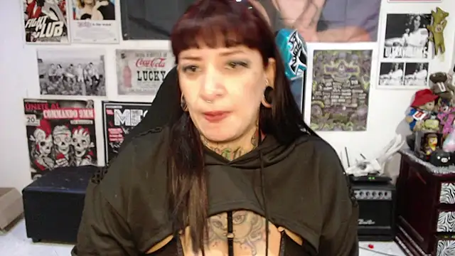 Rollyderolandia666 online show from April 16, 10:34 pm