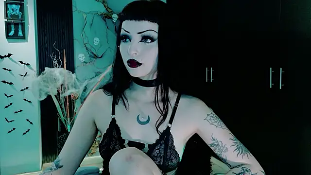 Madison Jackson online show from February 7, 10:35 pm