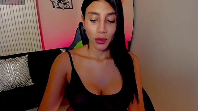 CharlotteCox  online show from March 24, 12:05 am