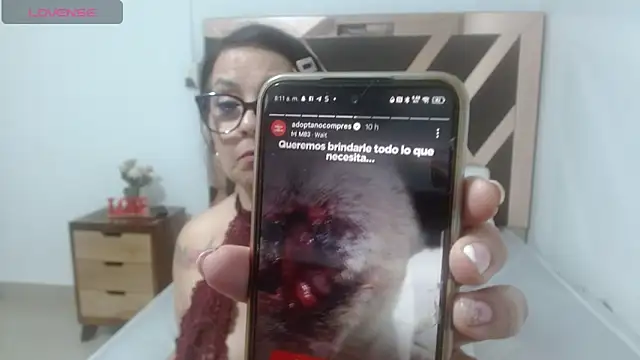 lindaesmeralda online show from April 13, 1:12 pm