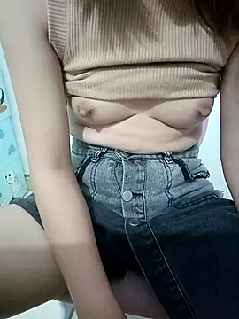 Snapshot of SweetGirl2k2 chatting on September 10, 9:37 pm SweetGirl2k2 online show from September 10, 9:37 pm