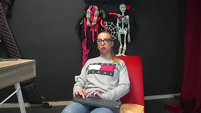 CelineConner online show from October 27, 5:14 am