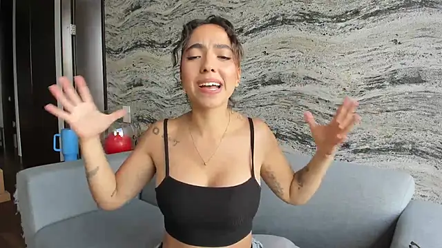 Sophi  a online show from October 24, 8:27 pm