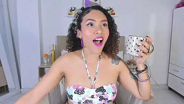 Zoe Gruber online show from April 4, 11:47 pm