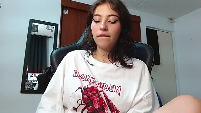 liisaxxx online show from January 17, 7:27 am