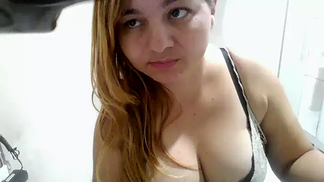 laiscibelle online show from February 5, 8:17 am