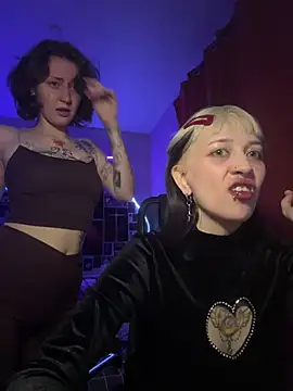 Dooubletroublee online show from April 8, 1:19 am