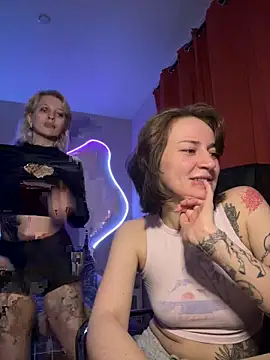 Dooubletroublee online show from April 18, 1:41 am