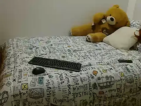 diamondputy04 online show from April 17, 2:35 am