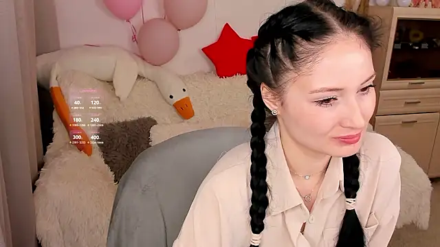 LisaMooore online show from February 24, 3:32 pm