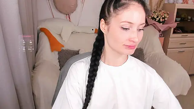 LisaMooore online show from November 9, 6:15 pm