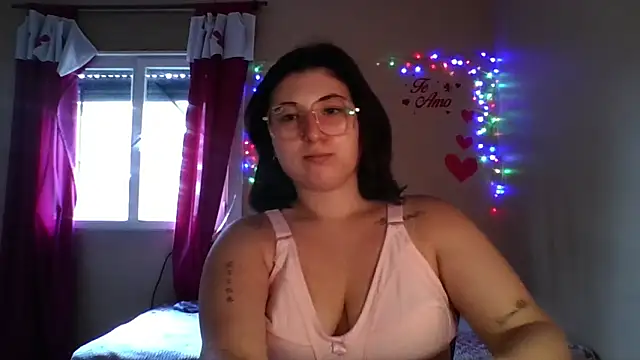 imsohornydacom online show from February 17, 1:43 pm