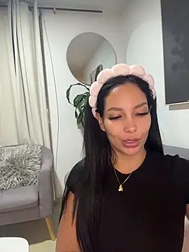 Dakota diaz  online show from May 31, 1:00 am