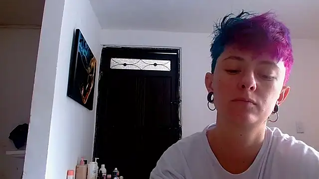 tomboyblue online show from May 19, 7:10 pm