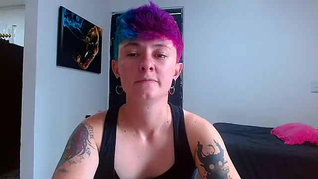 tomboyblue online show from May 23, 8:29 pm