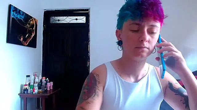 tomboyblue online show from May 22, 6:06 pm