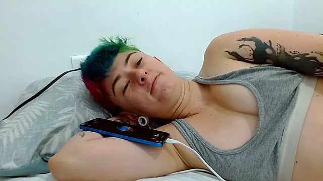 tomboyblue online show from November 4, 3:17 pm