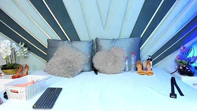 kathy-steven online show from December 5, 8:10 pm