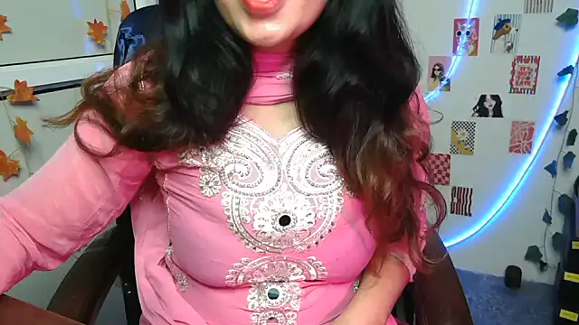 urvashihott online show from July 17, 6:22 pm