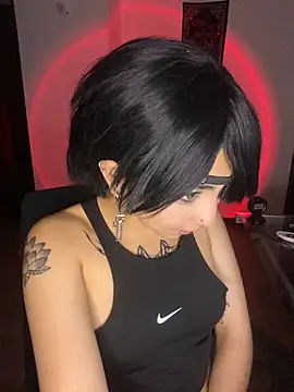Snapshot of _Gothiccbitch_ chatting on September 16, 5:15 am  Gothiccbitch  online show from September 16, 5:15 am