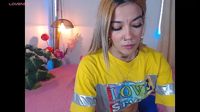 Veronicaa 2 online show from November 26, 10:11 pm