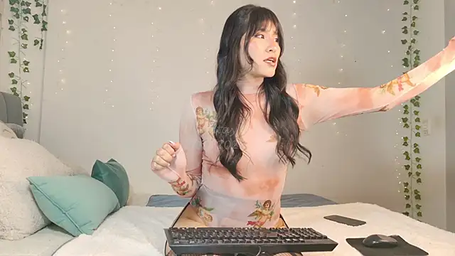  thaeltaylor online show from October 8, 11:09 pm