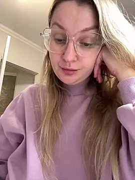 Teya moon  online show from March 30, 5:23 pm