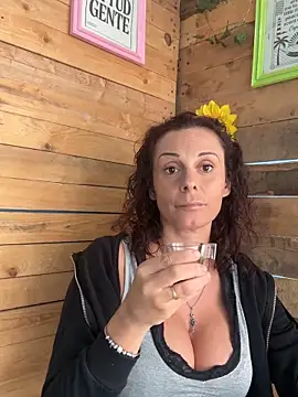 therealbeverlycious online show from April 9, 9:15 am