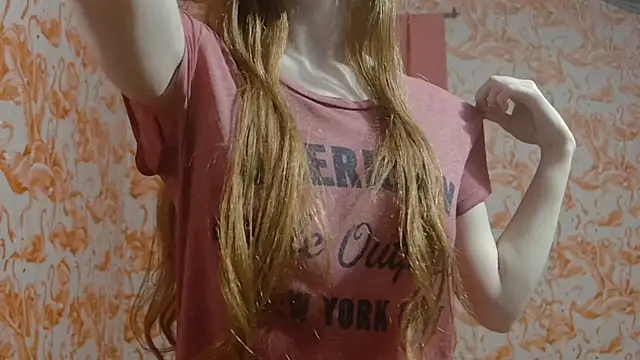 strawberrysmoothie online show from April 4, 1:59 am