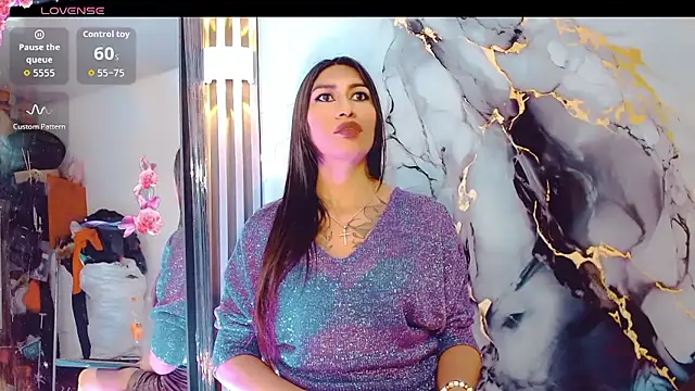 khiara moretti online show from December 15, 11:59 am