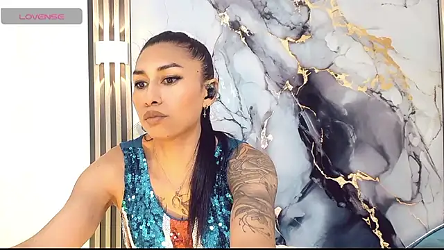 khiara moretti online show from January 9, 7:18 pm