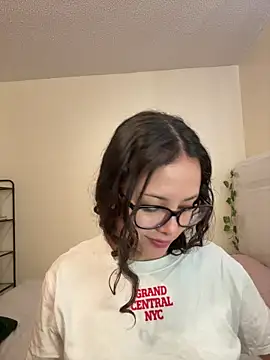 Megan Rodrigo online show from February 17, 2:05 pm