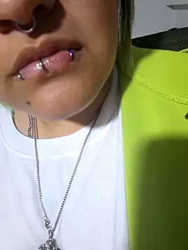 lucky-leah online show from October 7, 4:39 am