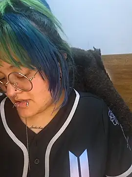 lucky-leah online show from March 1, 4:34 am