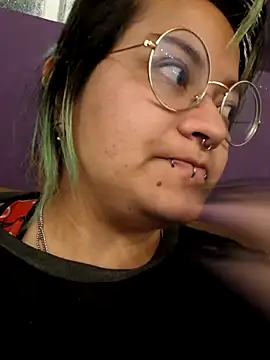 lucky-leah online show from October 1, 4:06 am